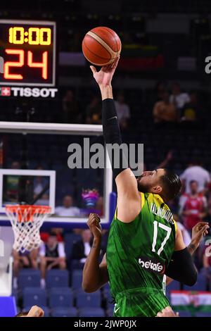 COLONIA, GERMANIA - 6 SETTEMBRE 2022: Jonas Valančiūnas. La partita di pallacanestro di Eurobasket 2022 Ungheria vs Lituania Foto Stock