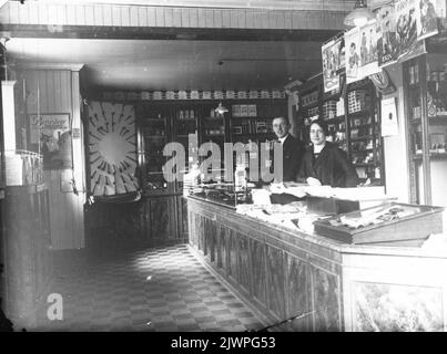 Negozio interno, commercio di tabacco. Butiksinteriör, tobakshandel. Foto Stock