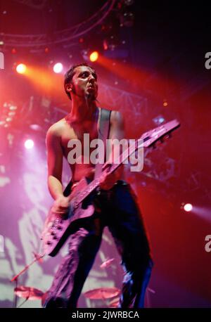 Sistema di un down performing a San Jose, California 2002 credito: Ross Pelton/MediaPunch Foto Stock