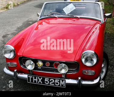 Un classico MG Midget nella campagna britannica Foto Stock