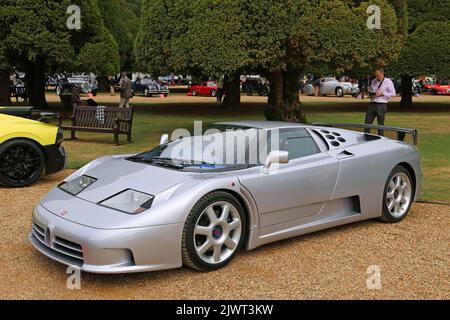 Bugatti EB110 SS (1994). Concours of Elegance 2022, Hampton Court Palace, Londra, Regno Unito, Europa Foto Stock