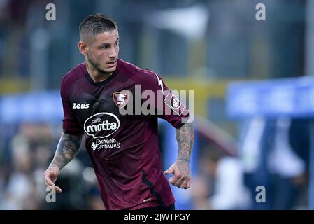 Salerno, Italia. 05th Set, 2022. Pasquale Mazzocchi di US Salernitana durante la Serie A match tra US Salernitana 1919 ed Empoli allo Stadio Arechi di Salerno, Italia, il 5 settembre 2022. Credit: Giuseppe Maffia/Alamy Live News Foto Stock