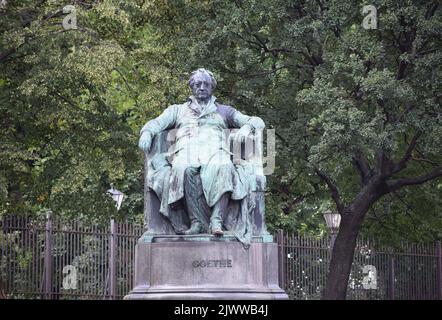 Statua in bronzo di Johann Wolfgang Goethe, Vienna, Austria Foto Stock