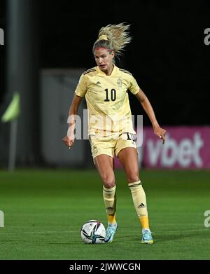 Justine Vanhaevermaet in Belgio ha mostrato in azione durante la partita tra la nazionale belga di calcio femminile The Red Flames e l'Armenia, a Yerevan, Armenia, martedì 06 settembre 2022, la finale di qualificazione del Gruppo F, per i Campionati del mondo di calcio femminile. FOTO DI BELGA DAVID CATRY Foto Stock