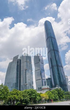 Guangzhou , Cina - 30 luglio 2018: Ritratto delle torri di Guangzhou stand per il quartiere centrale degli affari. Foto Stock