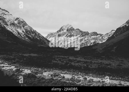 L'iconico di mezza giornata Hooker Valley via escursione a Mt Cook in Nuova Zelanda Foto Stock