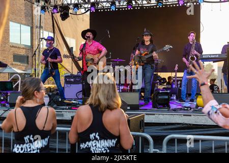 La Hube Ashcraft Band si esibisce all'Auburn Cord Duesenberg Festival di Auburn, Indiana, USA. Foto Stock