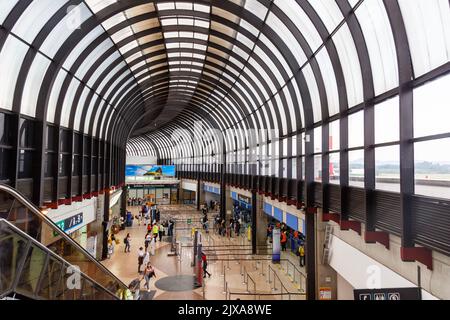 Medellin, Colombia - 13 aprile 2022: Terminal dell'aeroporto Medellin Rionegro (MDE) in Colombia. Foto Stock
