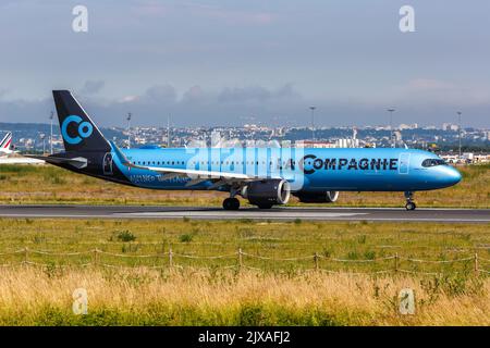 Parigi, Francia - 4 giugno 2022: Aereo la compagnie Airbus A321neo all'aeroporto di Parigi Orly (ORY) in Francia. Foto Stock