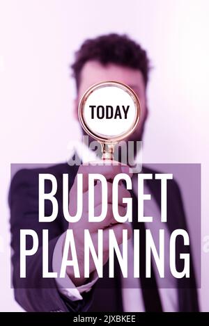 Ispirazione che mostra il segno piano di Budget la descrizione scritta sulle spese correnti e future. Concetto che indica la descrizione scritta su Foto Stock