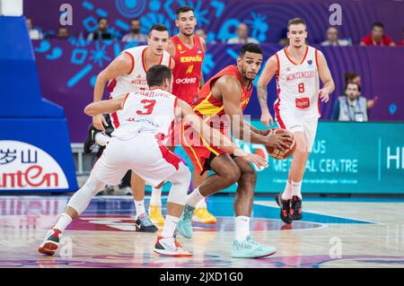 Tbilisi, Georgia, 6th settembre 2022. Sebastian Saiz di Spagna in azione durante il gruppo FIBA EuroBasket 2022 Una partita tra Montenegro e Spagna alla Tbilisi Arena di Tbilisi, Georgia. Settembre 6, 2022. Credito: Nikola Krstic/Alamy Foto Stock