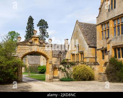 Esterno di Stanway House, una casa padronale giacobina del 16th ° secolo, Stanway, Cotswolds, Gloucestershire Foto Stock
