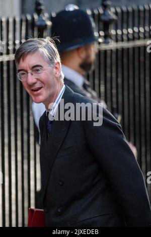 Downing Street, Londra, Regno Unito. 7th Set, 2022. I ministri partecipano alla prima riunione del Gabinetto al 10 di Downing Street da quando il primo ministro Liz Truss li ha nominati ieri sera. Jacob Rees-Mogg MP, Segretario di Stato per le imprese, l'energia e la strategia industriale. Credit: amanda Rose/Alamy Live News Foto Stock