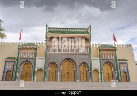 Il palazzo reale nella vecchia Medina di Fes Foto Stock