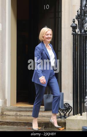 Londra, Regno Unito. 7th Set, 2022. Il nuovo primo ministro Liz Truss lascia Downing Street n. 10 per il suo primo PMQ. Credit: Uwe Deffner/Alamy Live News Foto Stock