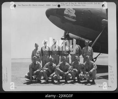 Equipaggio dell'aereo del generale Mark Clark, il Boeing B-17 'SANS CULOTTE', a Oujda, Nord Africa. 28 luglio 1943. Foto Stock