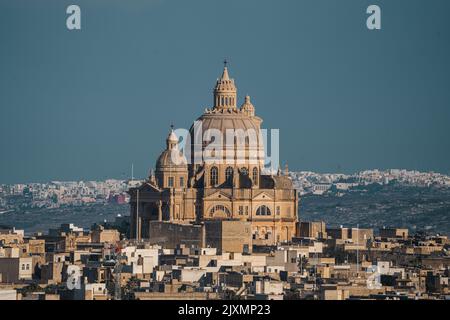 Veduta aerea della Rotunda Chiesa di San Giovanni Battista a Gozo Foto Stock