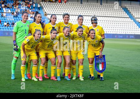 Ferrara, Italia. 06th Set, 2022. Line-up Romania durante la Coppa del mondo 2023 qualificatori - Italia Donne contro Romania, Coppa del mondo FIFA a Ferrara, Italia, Settembre 06 2022 Credit: Independent Photo Agency/Alamy Live News Foto Stock