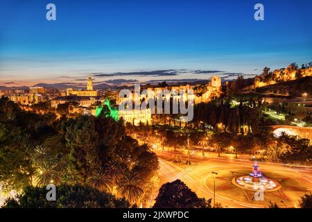 Vista aerea della città vecchia di Malaga con la cattedrale di Malaga al tramonto, Spagna parole chiave: malaga, costa, sol, del, città, cattedrale, sole Foto Stock