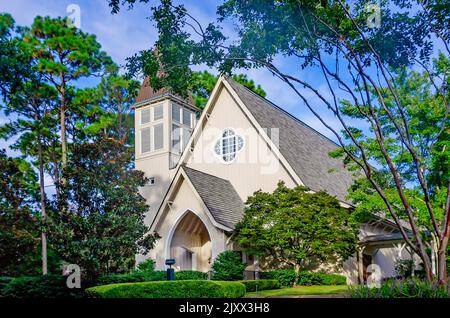 La chiesa episcopale di St. James è nella foto, 4 settembre 2022, a Fairhope, Alabama. La chiesa fu fondata nel 1918. Foto Stock