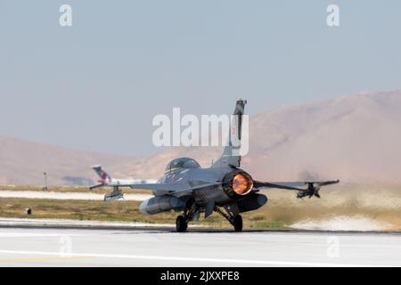 Konya, Turchia - 07 01 2021: Anatolian Eagle Air Force esercizio 2021 F16 Fighter Jet n posizione decollo in Turchia Foto Stock