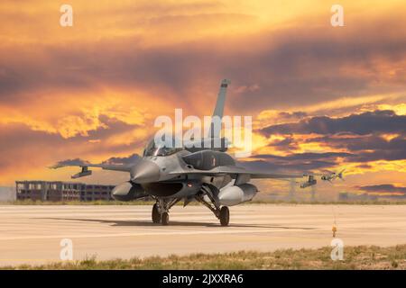 Konya, Turchia - 07 01 2021: Anatolian Eagle Air Force esercizio 2021 F16 Fighter Jet in una posizione tassante in Turchia Foto Stock