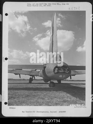 Vista dei Tail Guns su Un Boeing B-17 'Flying Fortress' del gruppo di bombe 91st a Bassingbourne, Inghilterra. 7 settembre 1943. Foto Stock