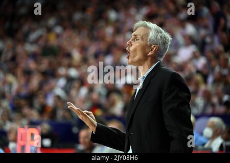 Colonia, Germania. 07th Set, 2022. Pallacanestro: Campionato europeo, Ungheria - Germania, turno preliminare, Gruppo B, Giornata 5, Lanxess Arena. Allenatore tedesco Gordon Herbert sulla linea. Credit: Federico Gambarini/dpa/Alamy Live News Foto Stock