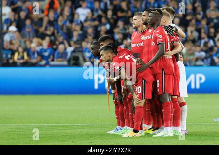 Brugge, Belgio. 07th Set, 2022. I giocatori di Leverkusen hanno mostrato all'inizio di una partita di calcio tra il Belgian Club Brugge KV e il tedesco Bayer 04 Leverkusen, mercoledì 07 settembre 2022 a Brugge, il giorno di apertura della fase di gruppo del torneo UEFA Champions League. BELGA PHOTO KURT DESPLENTER Credit: Belga News Agency/Alamy Live News Foto Stock