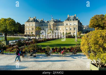 Francia. Parigi (75) 6th° arrondissement. Il Palazzo di Lussemburgo, situato a nord dei Giardini di Lussemburgo, è la sede del Senato francese, installato nel 1 Foto Stock