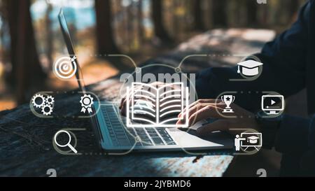 E-learning, il concetto di formazione a distanza online, e l'apprendimento su Internet. Foto Stock