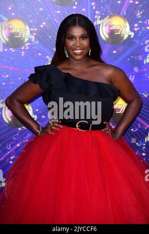 Foto del file datata 26/08/19 di Motsi Mabuse, che ha detto di essere 'sad' sua sorella Oti non sarà una ballerina professionista su rigorosamente come Dancing quest'anno, ma rivela che rimarrà sulla giuria per tutto il tempo che vogliono. Foto Stock