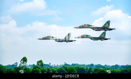 sukhoi su 30 mk2 e su22M4 in una giornata di volo dimostrativa Foto Stock