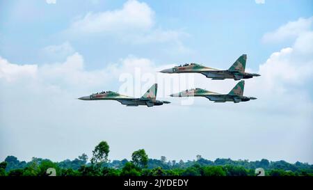 sukhoi su 30 mk2 e su22M4 in una giornata di volo dimostrativa Foto Stock