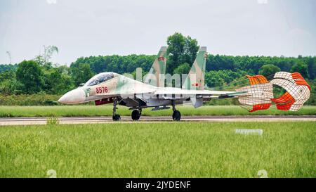 sukhoi su 30 mk2 e su22M4 in una giornata di volo dimostrativa Foto Stock