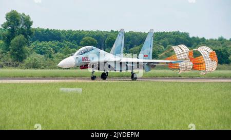 sukhoi su 30 mk2 e su22M4 in una giornata di volo dimostrativa Foto Stock