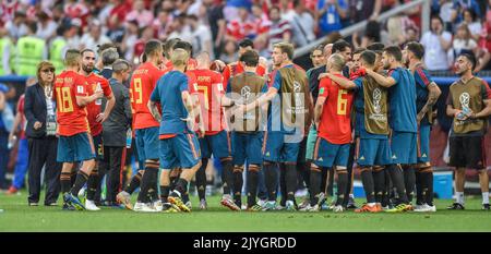 Mosca, Russia - 1 luglio 2018. Spagna giocatori della nazionale di calcio prima del calcio di rigore nella Coppa del mondo FIFA 2018 turno di 16 partita Spagna vs Russia ( Foto Stock