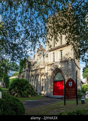 Eufaula, Alabama, USA - 6 settembre 2022: La storica chiesa episcopale di St. James fondata nel 1838. L'edificio attuale è stato completato nel 1911 e presenta Foto Stock