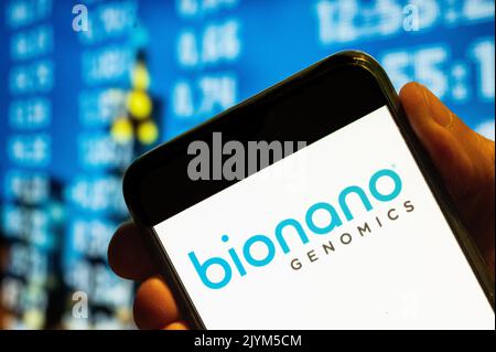 Cina. 25th luglio, 2022. In questa foto, la piattaforma per analizzare i lunghi segmenti del logo Bionano Genomics, azienda di biotecnologia del DNA genomico, viene visualizzata sullo schermo di uno smartphone. (Foto di Budrul Chukrut/SOPA Images/Sipa USA) Credit: Sipa USA/Alamy Live News Foto Stock
