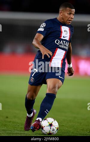 Parigi, Francia. 06 settembre 2022. Kylian Mbappe del Paris Saint-Germain FC in azione durante la partita di calcio della UEFA Champions League tra il Paris Saint-Germain FC e il Juventus FC. Credit: Nicolò campo/Alamy Live News Foto Stock