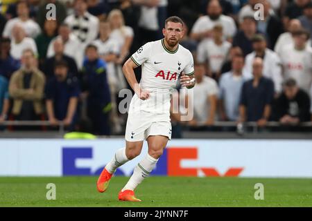Pierre-Emile Hojbjerg di Tottenham Hotspur - Tottenham Hotspur / Marsiglia, UEFA Champions League, Tottenham Hotspur Stadium, Londra, Regno Unito - 7th settembre 2022 Foto Stock