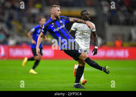 Milano, Italia. 07th Set, 2022. Milano Skriniar (37) dell'Inter visto durante la partita della UEFA Champions League tra l'Inter e il Bayern Monaco a Giuseppe Meazza a Milano. (Photo Credit: Gonzales Photo/Alamy Live News Foto Stock