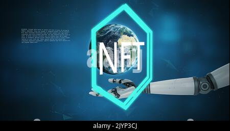 Immagine di nft su globo e braccio di robot Foto Stock