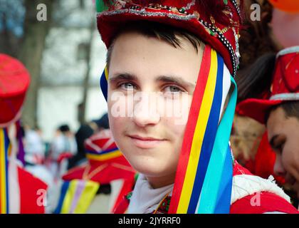 Tradizione di Capodanno rumena. Festival di ballo dell'orso di Capodanno, Botosani, Moldova, Romania Foto Stock