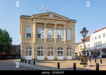 16th ° secolo Andover Guildhall, High Street, Andover, Hampshire, Inghilterra, Regno Unito Foto Stock