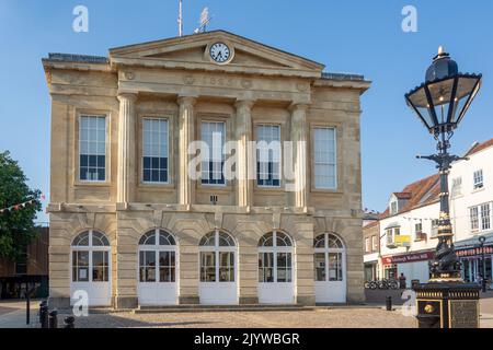 16th ° secolo Andover Guildhall, High Street, Andover, Hampshire, Inghilterra, Regno Unito Foto Stock