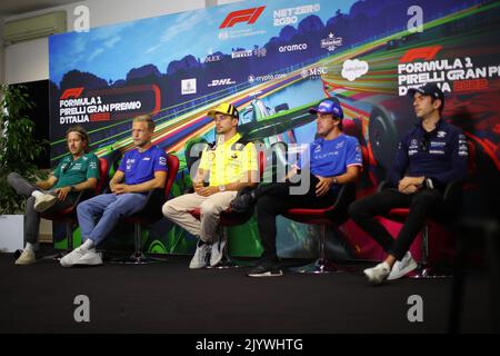 Conferenza stampa F1 con Sebastian Vettel; Kevin Magnussen; Charles Leclerc; Fernando Alonso; Nicolas Latifi durante il GP d'Italia, 8-11 settembre 2022 sul tracciato di Monza, campionato mondiale di Formula 1 2022. Foto Stock