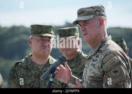 Amami, Giappone. 08th Set, 2022. Il generale dell'esercito statunitense Charles A. Flynn, comandante del Pacifico, parla nel corso di una conferenza stampa a Camp Amami, sull'isola di Amami Oshima, nella prefettura di Kagoshima, Giappone, giovedì 8 settembre 2022. Foto di Keizo Mori/UPI Credit: UPI/Alamy Live News Foto Stock