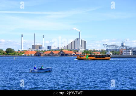 23 2022 maggio - Copenaghen, Danimarca: Il Bakke Amager, Slope o Copenhill, l'impianto di incenerimento, l'impianto di trattamento termico e di produzione di energia e la fac ricreativa Foto Stock