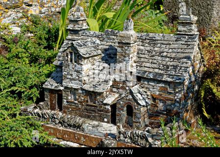 Regno Unito, Inghilterra sud-occidentale, Cornovaglia, Tintagel - la sala-casa medievale del 14th ° secolo - l'Old Post Office. 12th agosto 2022 Foto Stock